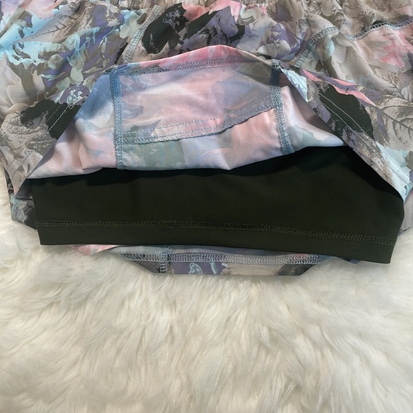 FABLETICS Secret Garden Maggie Athletic Shorts Size XL - Picture 11 of 15